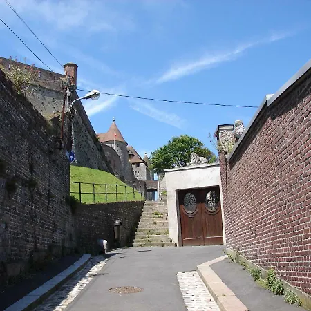 D'hotes Le Vieux Chateau Nocleg ze śniadaniem *