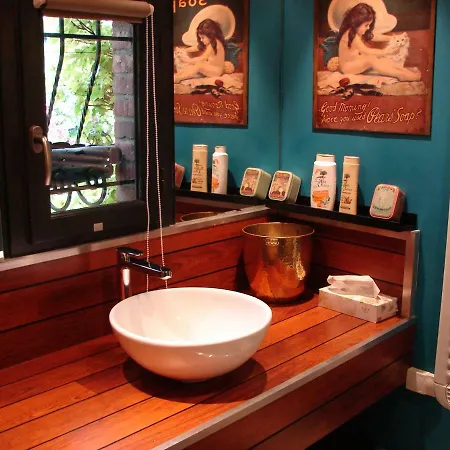 D'hotes Le Vieux Chateau Bed & Breakfast *